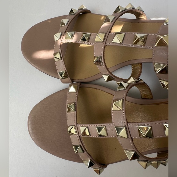 Valentino Garavani Rockstud Nude Leather Slide Sandals Gold Studs size 36 - Picture 9 of 12